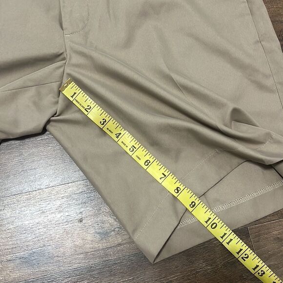 Brooks Brothers flat front polyester shorts. Size 34 - Picture 2 of 5